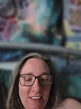 Izzylove47 online show from 17, 6, 2026