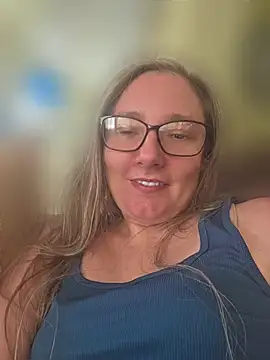 Izzylove47 online show from 7, 7, 2026
