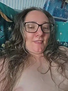 Izzylove47 online show from 26, 6, 2026