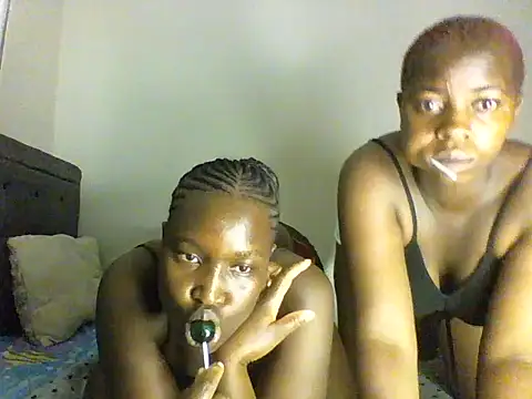 Snapshot of Ebony_sweet_slut chatting on 18, 5, 2026 Ebony sweet slut online show from 18, 5, 2026