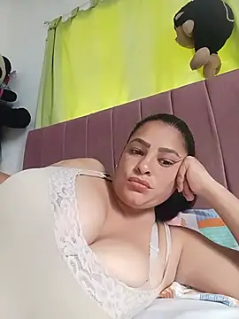 Snapshot of hugeboobs_zafiro chatting on 3, 6, 2026 hugeboobs zafiro online show from 3, 6, 2026