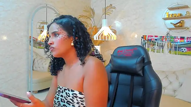 Horny Curls online show from 23, 6, 2026