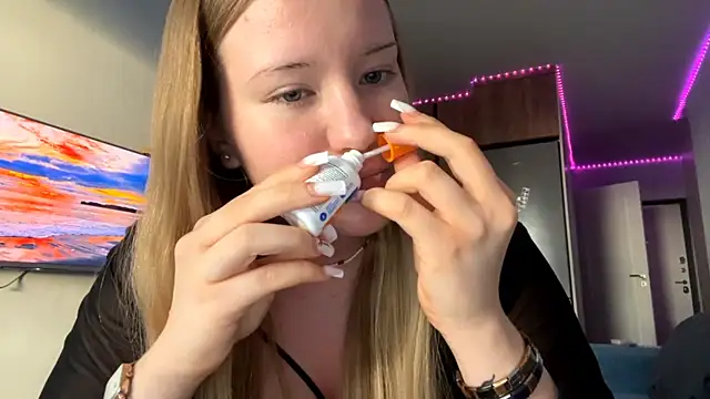 Lisi Kiss  online show from 28, 5, 2026