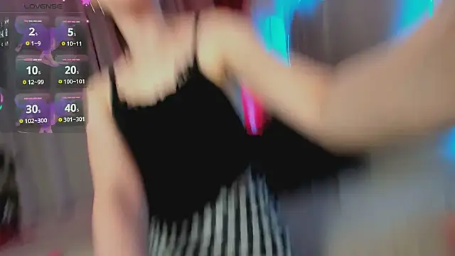 SummerLilaa online show from 8, 6, 2026