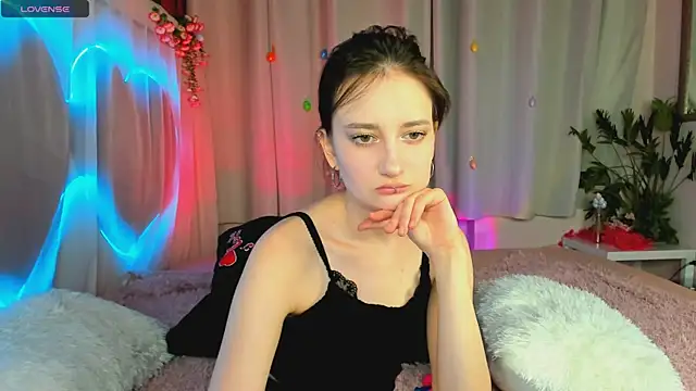SummerLilaa online show from 5, 6, 2026
