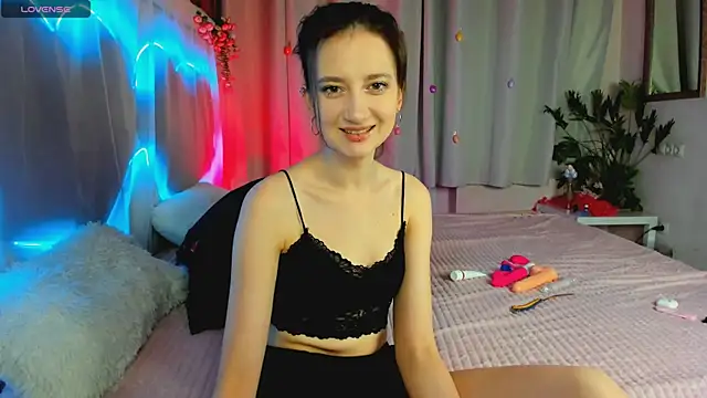 SummerLilaa online show from 7, 6, 2026