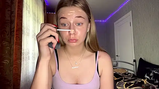 HoneysPiee online show from 30, 6, 2026