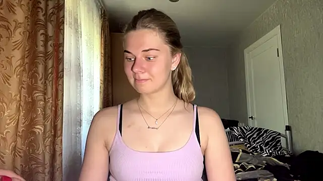 HoneysPiee online show from 24, 6, 2026