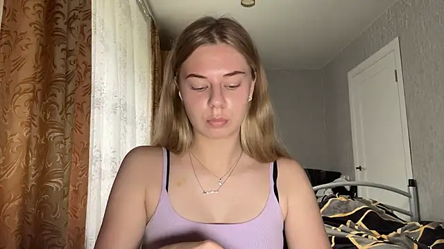 HoneysPiee online show from 25, 6, 2026