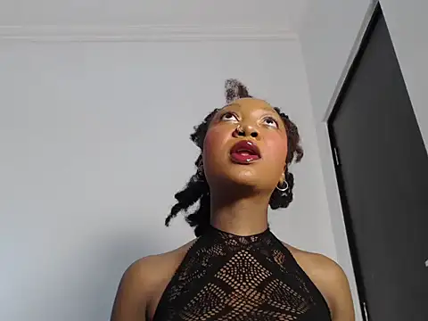 SpicyMackenzie22 online show from 21, 6, 2026