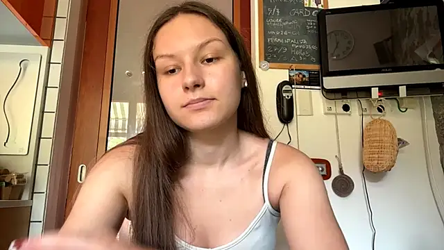 Snapshot of ShaylaChong chatting on 14, 7, 2026 ShaylaChong online show from 14, 7, 2026