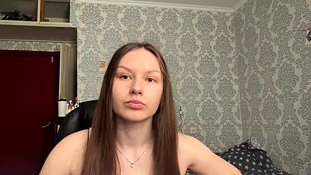 ShaylaChong online show from 17, 5, 2026