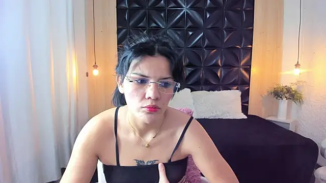 Lia  Kalifa online show from 9, 7, 2026
