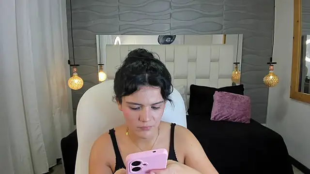 Lia  Kalifa online show from 6, 6, 2026