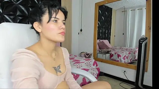 Lia  Kalifa online show from 17, 6, 2026
