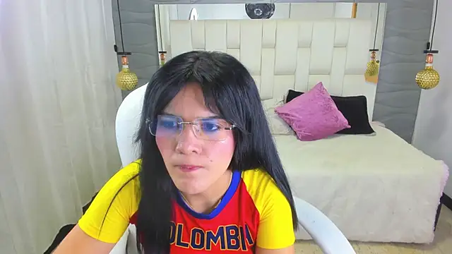 Lia  Kalifa online show from 7, 7, 2026