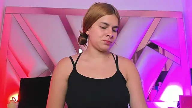 AliceCruzz online show from 4, 7, 2026