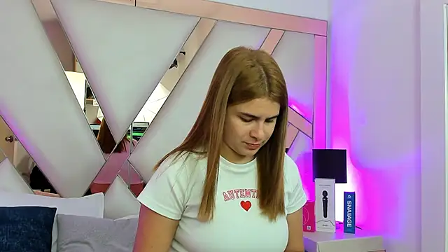 AliceCruzz online show from 8, 6, 2026