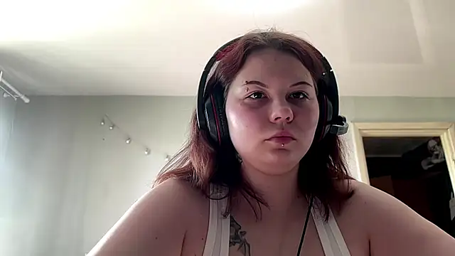 Redhair girl online show from 28, 5, 2026