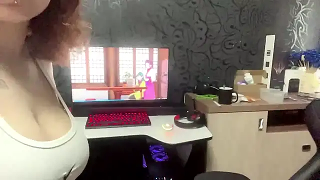 Redhair girl online show from 3, 6, 2026
