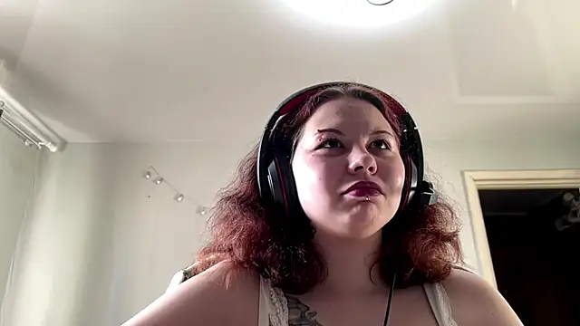 Redhair girl online show from 25, 5, 2026