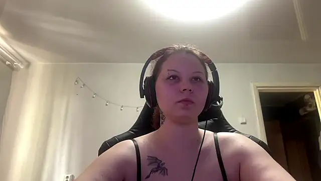 Redhair girl online show from 27, 5, 2026