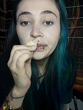 Snapshot of MilkyNeko_ chatting on 16, 5, 2026 MilkyNeko online show from 16, 5, 2026