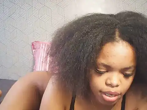 BustieLaura online show from 26, 6, 2026