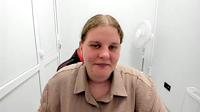 Snapshot of Bella_shyy_ chatting on 19, 7, 2026 Bella shyy online show from 19, 7, 2026