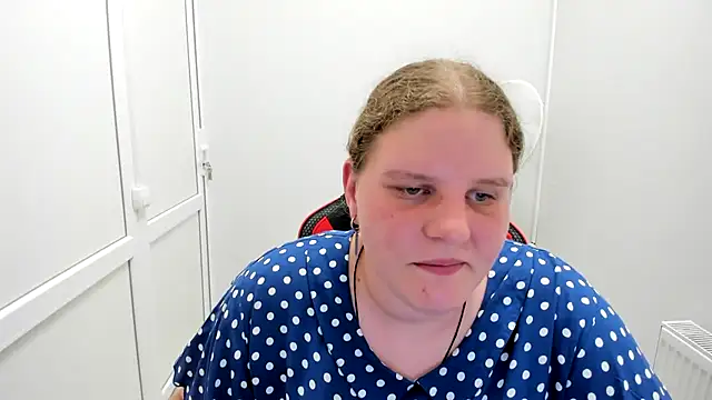 Snapshot of Bella_shyy_ chatting on 7, 7, 2026 Bella shyy online show from 7, 7, 2026