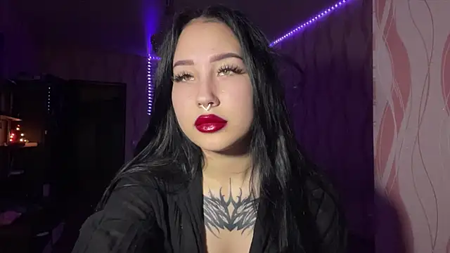 Snapshot of Greeneyedlauren chatting on 8, 6, 2026 Greeneyedlauren online show from 8, 6, 2026