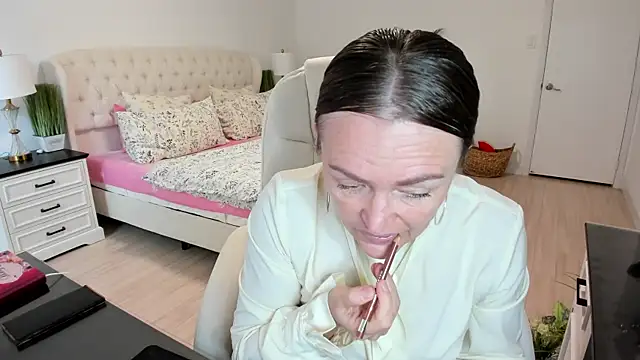 Vika73 online show from 11, 10, 2025