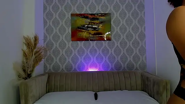 Nikki Rousmel online show from 15, 6, 2026