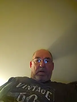 Snapshot of shyguytm chatting on 14, 6, 2026 shyguytm online show from 14, 6, 2026