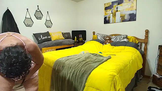 sassybrunette75 online show from 16, 6, 2026