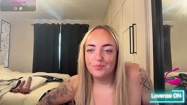 CurvyWetWife online show from 14, 6, 2026