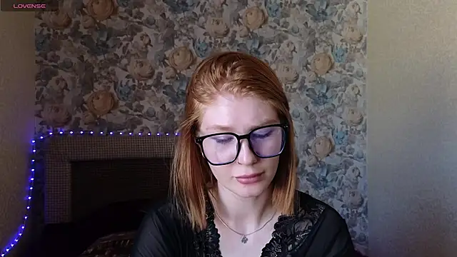 Snapshot of Juli_Ginger chatting on 25, 6, 2026 Juli Ginger online show from 25, 6, 2026