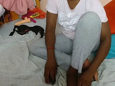 maya nyla online show from 3, 6, 2026