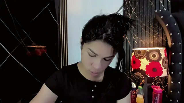 Nayara K online show from 1, 7, 2026