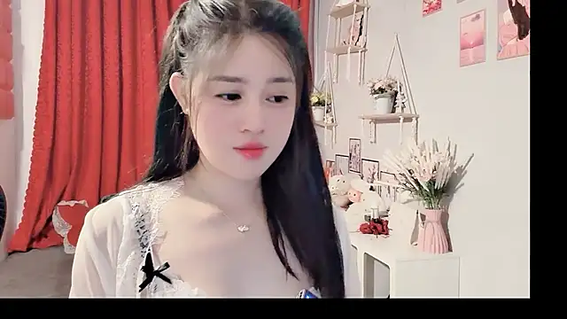 Bee-Cherry online show from 4, 6, 2026