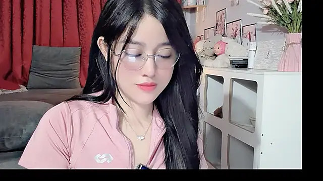 Bee-Cherry online show from 28, 5, 2026