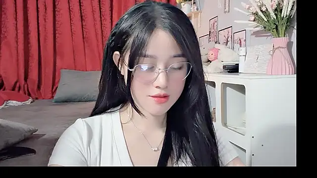 Bee-Cherry online show from 28, 5, 2026