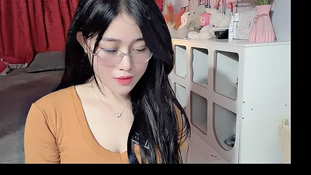 Bee-Cherry online show from 25, 5, 2026