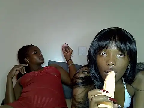 Cute leira online show from 27, 6, 2026