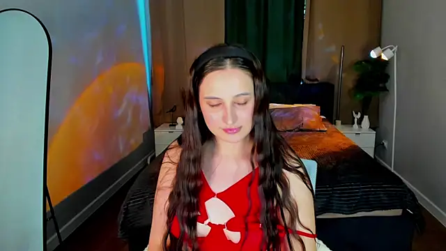 Elizabet Colllins online show from 12, 6, 2026