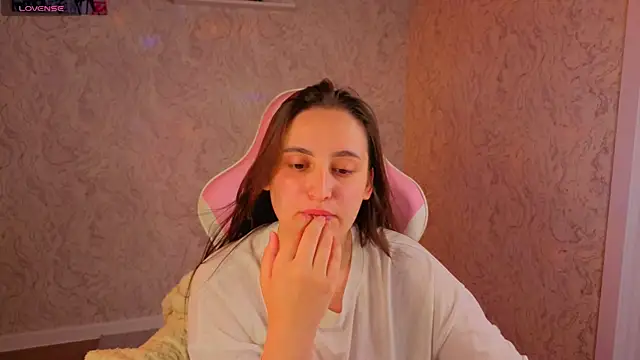 Elizabet Colllins online show from 30, 6, 2026