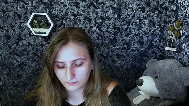 Jenny smille  online show from 5, 6, 2026