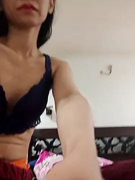 Alisaa0716 online show from 2, 6, 2026