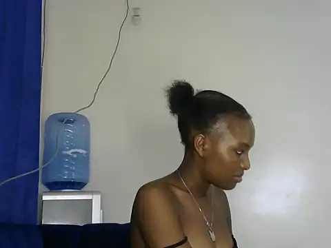 Sexy strawberina online show from 30, 5, 2026