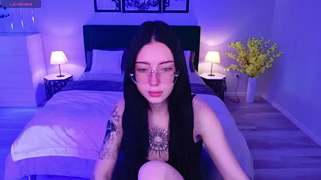 Snapshot of AlexisBliss chatting on 4, 7, 2026 AlexisBliss online show from 4, 7, 2026